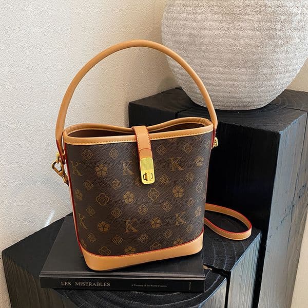 Luxury brand designer bucket bag women's 2025 new retro printing temperament fashion shoulder messenger bag