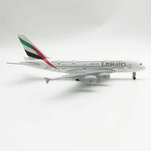 Airplane Airbus 20CM Alloy Aircraft Model Emirates Airbus A380 Resin Airplane Model Gift For Friends Toy plane For Children L260509UATU