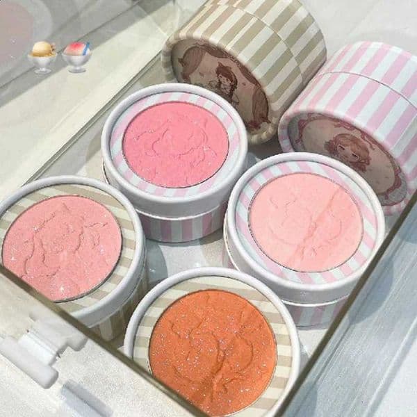 HERORANGE Sweet Wild Radiance Embossed Blush - Fine Texture with Subtle Shimmer Easy to Blend with Long-LastingXJ251206