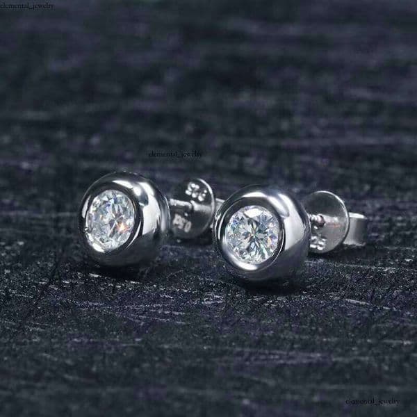 Hot Sale 925 Sterling Silver VVS Moissanite Studs 0.5 CT Inlaid Frame Set Women's Carbon Stone Earrings 26