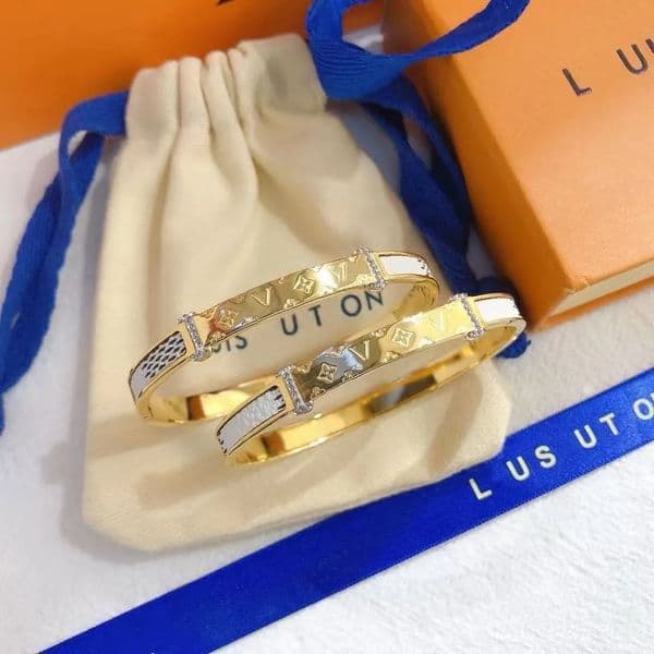 Louise Lvs Bracelets Designer Jewlery For Women Bracelet Stainless Steel Jewelry 18K Gold Bangle Woman Lock Lvness Bracelet Couple 116