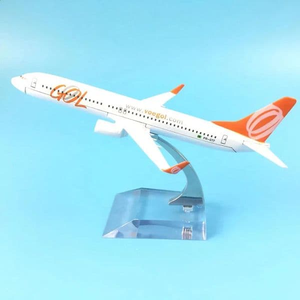 Brazil Air Airlines Boeing 737800 Airways Airplane Model Plane Aircraft Diecast Metal 1400 Scale Planes 251209