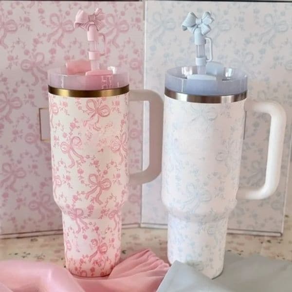 2026 Designer Chocolate Gold H2.0 40Oz Stainless Steel Tumblers Cups With Handle Lid And Straw Pink Black Car Mugs Luxury Green Water Bottles Christmas Gifts Fr thumbnail 2