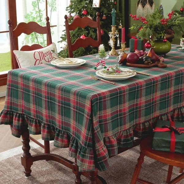 Christmas Green Plaid Ruffled Tablecloth RectangularRound Washable Anti-stain Table Decorations for Kitchen Wedding Table Cover 251213