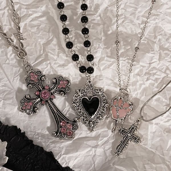 Y2K Sweet Cool Girl Personalized Creative Cross Love Pendant Necklace Suitable for Daily Wearing 251205
