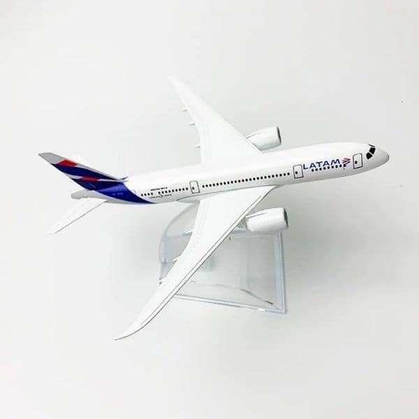 latam airlines model plane 787 1/400 scale plane Collected Gift By Aviation Replica Alloy Material miniature airplane 251216