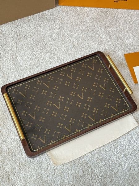 2026 classic luxury Walnut fashion designer letter logo Household item leather wood vintage Multi purpose Pure copper handle storage tray