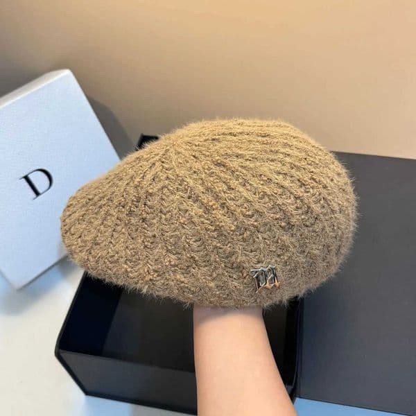 Unisex Tweed Crochet Cap Fashion Winter Hat for Youth Trendy Retro Baseball Cap Warm Breathable Beanie for Men WomenT251217