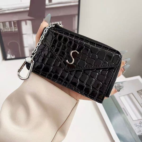 Keychain designer keychain luxury designer keychain wallet Classic brand high-quality 100 travel essential men's keychain women's keychain car Nice 7777