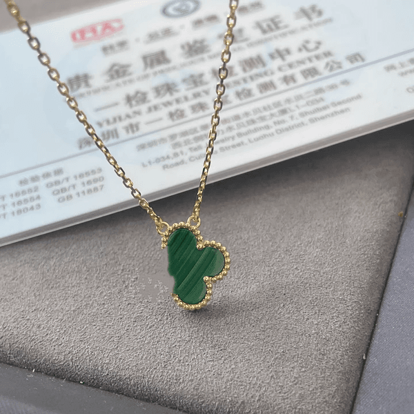 Medium pendant necklace malachite 18k gold color
