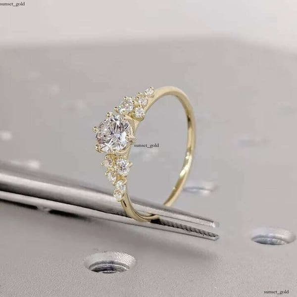 Charming and Elegant Elisa Wholesale VVS Carbon Silicon Stone VVS Moissanite Ring 10K 14K 18K Pure Gold Engagement Wedding Jewelry
