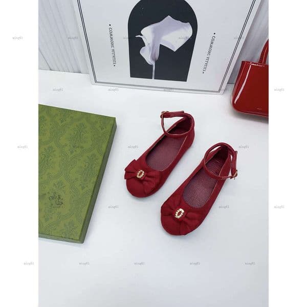 Brand girls shoes Golden metal kids Leather shoes Size 26-35 Including paper boxes Princess shoe baby flat shoes A465X13N114