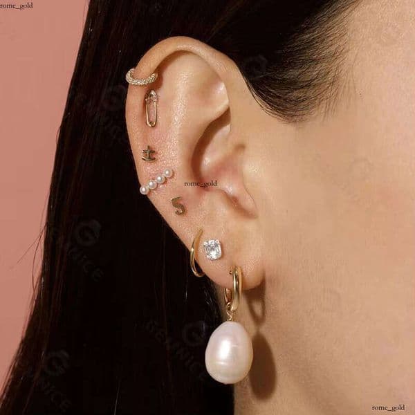 Simple 925 Silver Gold Baguette VVS Moissanite Gemstone Shield Strength Stud Earrings