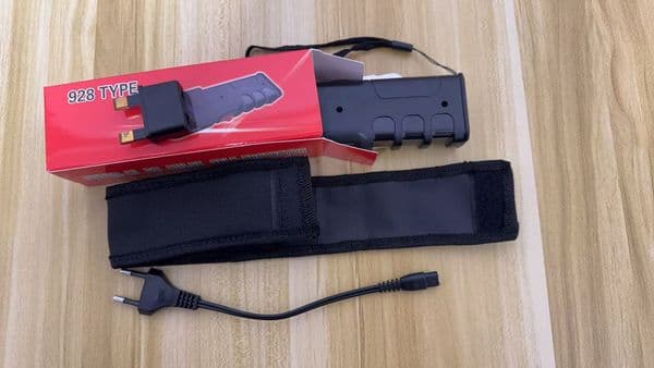 Free shipping flashlight with long-lasting battery, super bright, outdoor portable spotlight, flashlight for home use 928Red