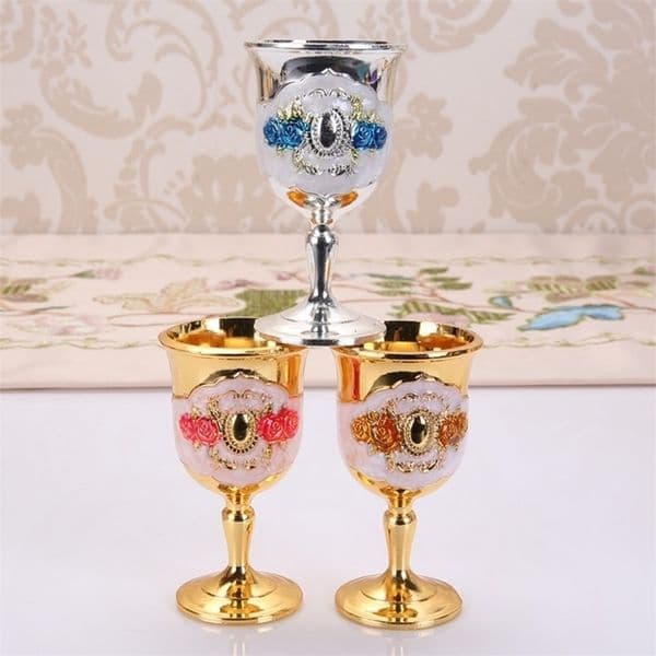 Metal Small Wine Cup European-style Drinkware Wine Glasses Champagne Cocktail Glasses Retro Goblet Kitchen Bar Home Decor 251215CJBJ