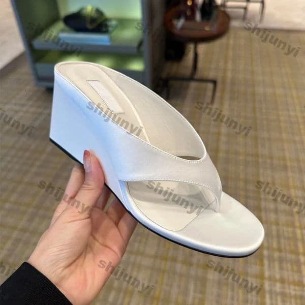 Womens Leather Shoes Summer Fashion Platform Flip Flops Women Outdoor Height Increasing Wedge Toe Clamped Beach Slippers 251218