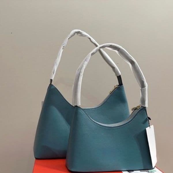 2026 Designer s new armpit bag moon bag single shoulder handbag practical commuting crossbody bag designer bag