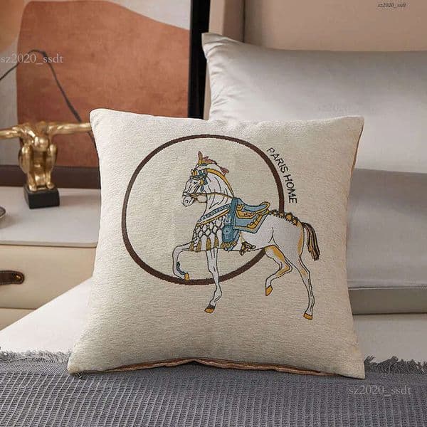 Selected designer pillowcases, new chenille jacquard pillows, sofa cushions, home living room decorations, sample room cushions