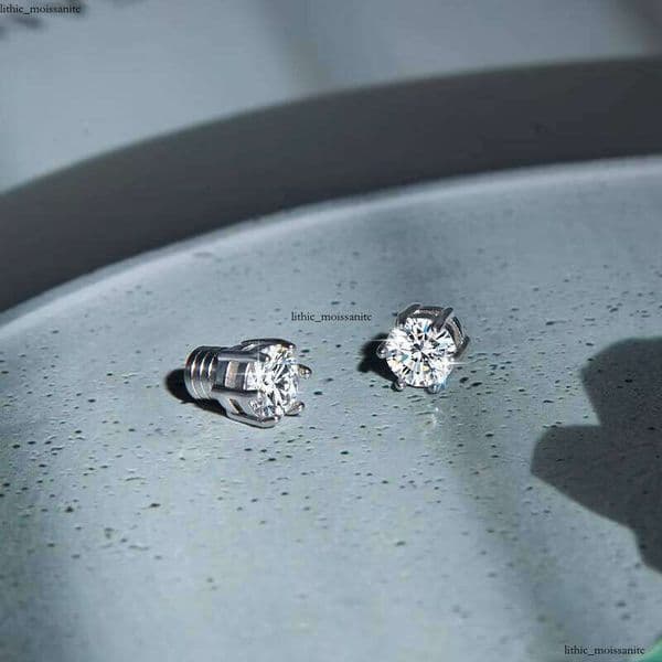 Hip-Hop 18K S925 Sterling Silver Magnetic No VVS Moissanite 1CT Sand Stone White Earrings, Suitable for Men with GRA Certificate