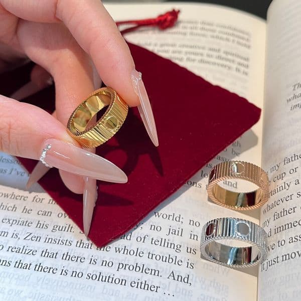 Plated Stainless Steel Crystal Letter Ring Fine Finger Ring Luxury Women Love Wedding Jewelry Supplies cessories Size 5 6 7 8 9 10 11Z260415