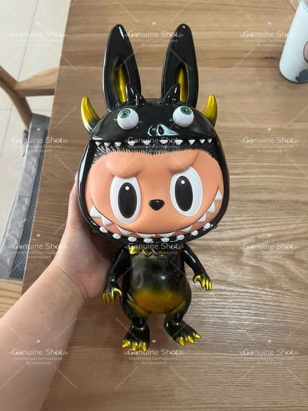 Labubu SS Rangeas Kasing Lung T9g Beast Cute Ugly Trendy Vinyl Figurine Collectible Grade Desktop Decoration For Big Labubu Doll Fans yizhixing