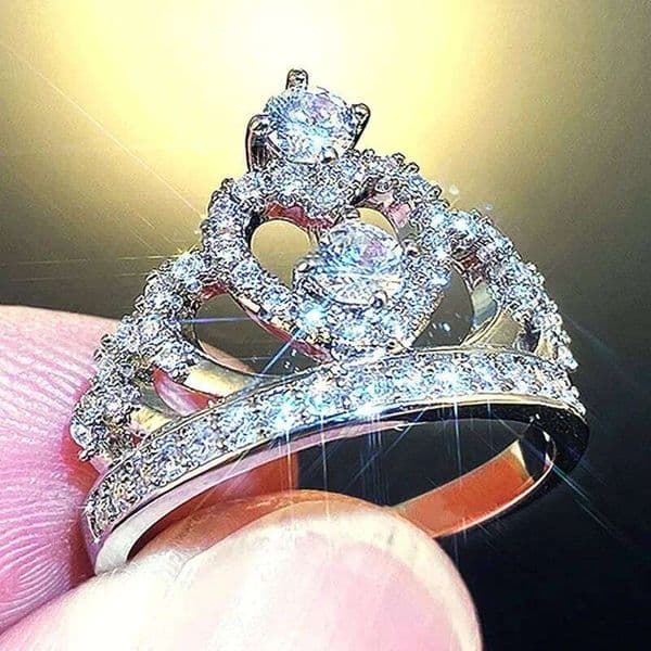 Huitan Hot Selling Fancy Crown Women Ring Best Anniversary Girl Gift Elegant Female Dance Party Trendy Jewelry Rings Wholesale