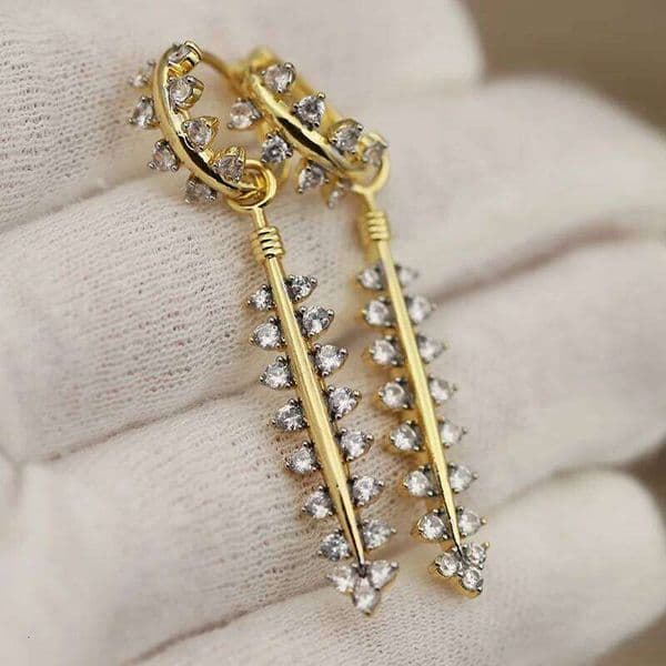 New Sight Design Metal Crystal Leaf Stud for Women Fashion Brand Jewelry Delicate Zirconia Long Earrings