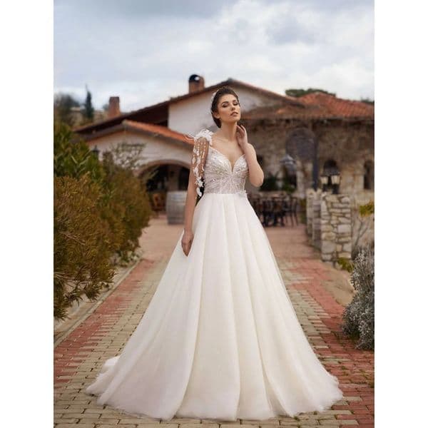 Romantic Deep V-Neck Wedding Dresses Stylish Sleeveless Bridal Gown Classic A-Line Appliqued Floor-Length Wedding Gown Customized