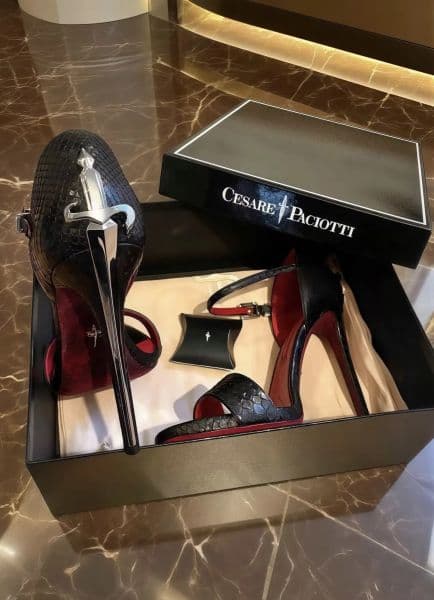 Elegant Brand Cesare Paciotti Women Sandals Shoes Dagger Heels Golden/Silver Metal Stiletto Heels Lady Sexy Party Wedding Dress EU35-43