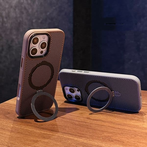 Luxurious carbon fiber texture Magsafe phone case suitable for iPhone 13 14 15 16 Pro Max featuring magnetic fastening device and wireless charging capability top2