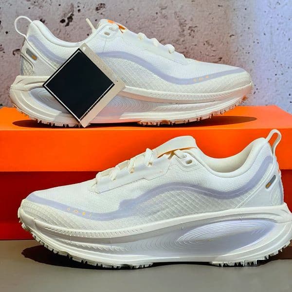 2026 Outdoor running shoes breathable and shock absorbing thick soled casual shoes commuting couple shoes versatile casual style fashionable designer shoes