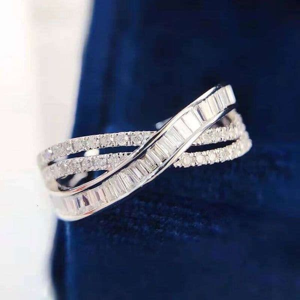 Huitan Dazzling Cross Ring for Women Full Paved Geometric Cubic Zirconia Luxury Trendy Female Accessories Wedding Party Jewelry