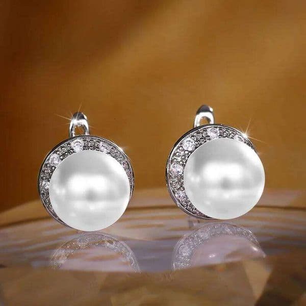 Huitan Luxury Silver Color Imitation Pearl Women's Elegant Accessories Daily Wear Stud Earrings Fashion Wedding Jewelry