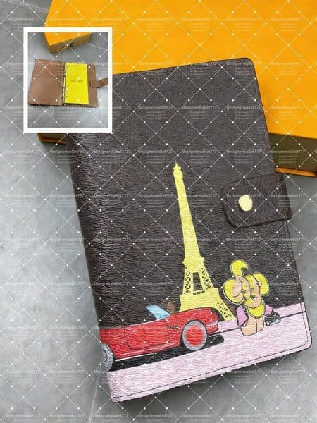 Designer bag wallet DESK AGENDA COVER Holders Memo Planner Men Women Cartoon Notebook Diary Agendas Protective Case Card Passport Holder Notepad Cover top quality