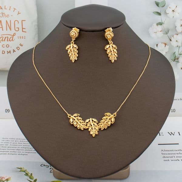 Simple Fashion Lady Earrings Necklace 18K Gold Plated Jewelry Set Elegant Chain Leave Pendant Stud Girlfriend Wife Jewelry Gift 250626