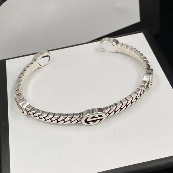 Bangle The new high-end designer bracelet will never fade or cause allergies Fashion jewelry accessories AA