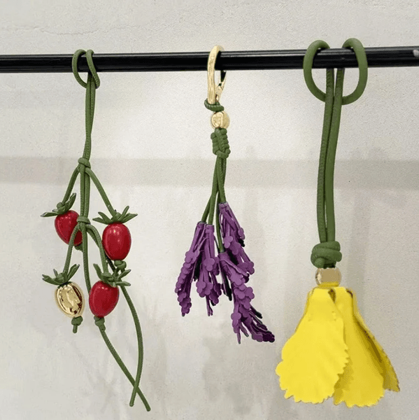 2026 New Chain For Woman Necklace Man Luxury Designer Charm Keychain Purse Newest Fruit Tomatoes Woman Lavender Leather Purple Flower Pendant Lanyards Decoratio