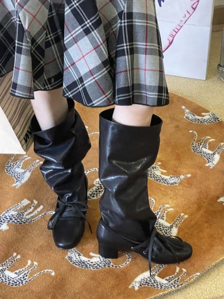 Stylish Vintage Woman Lace Up Boots Point Toe Leather Low Heels Shoes women Fashion Casual Rivet Boot Gothic Punk Rock Winter Autumn Long Short Boots Designer