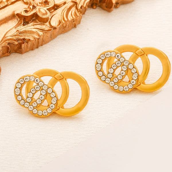 Popular Style Stainless Steel Letter Designer Ear Stud Earring Crystal Studs for Women Chic Wedding Earrings and Special Occasions