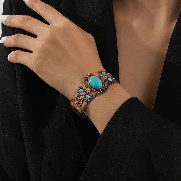 2024 New Bohemian Style Simple Fashion Oval Pattern Turquoise Metal Bracelet