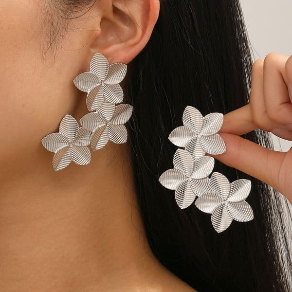Simple Women Fashionable Temperament Ins Style Three-Linked Brushed Five-Petal Flower Earrings