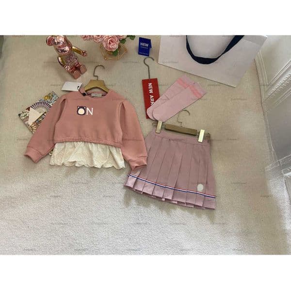 Child Clothing girls dress suit Lace stitching design baby overskirt kids designer clothes Autumn and spring Sweater and skirts A091X03N000