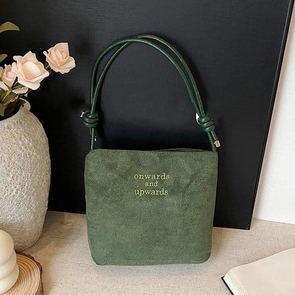 Womens Fashionable Lightweight Texture Shoulder Messenger Bag Versatile Niche for Autumn Winter 250704