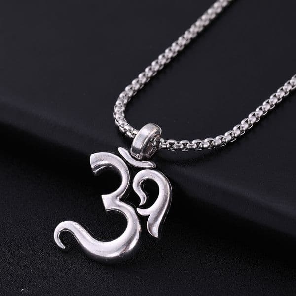 EUEAVAN Vintage Yoga Om Pendant Necklace Hindu Meditation Aum Symbol Necklace Breathe Amulet Indian Sanskrit Jewelry for Man