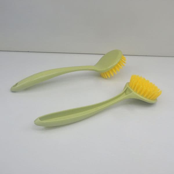 Long-handled pot brush, kitchen cleaning brush, washing dishes, dishes and tableware, easily removes stains