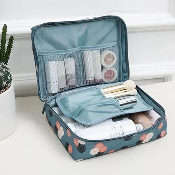 High Capacity Outdoor Girl Makeup Bag Women Cosmetic Bag Toiletries Organizer Waterproof Female Storage Make up Cases 250710