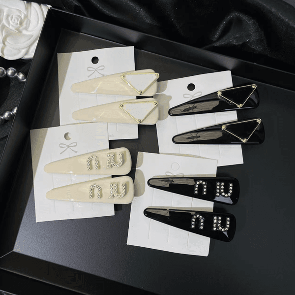 Luxury Triangle Letters Designer Hair Clip High Quality Barrettes Women Black White Hair Jewelry Classic Girl bangs HairClip Accessories gift