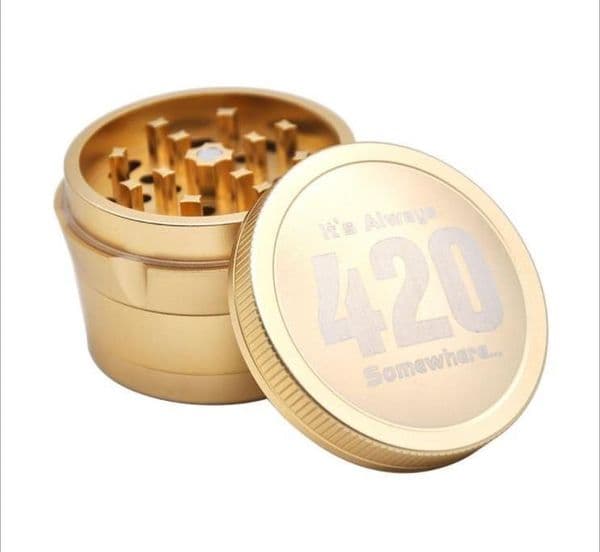 The new aviation aluminum smoke mill diameter 63mm four metal metal smoke grinder.