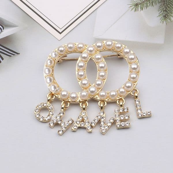 20 Style Desinger Brooch Luxury Brand Women Brooches Pearl Suit Pin Jewelry Accessories