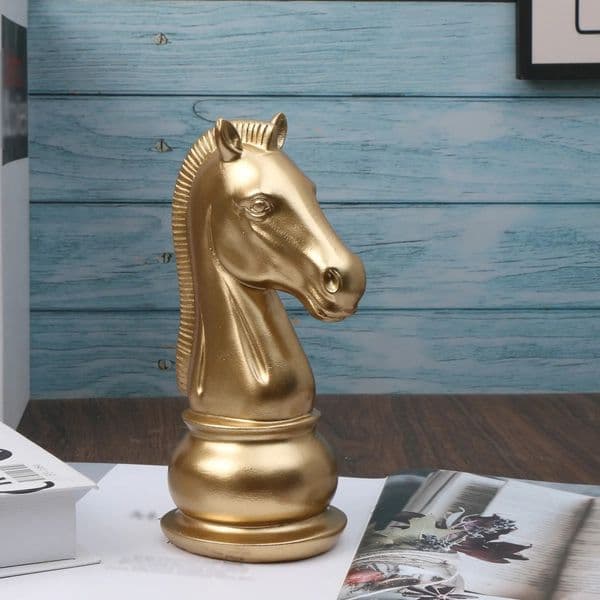 1pc International Chess Sculpture Decoration Resin Statue Gold Pieces Window Display Ornament Creative Home Decor 250715